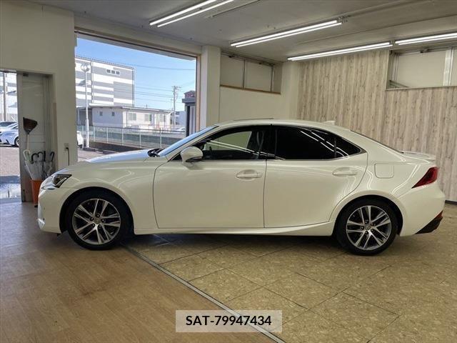 Lexus IS 2017-03 275437-7