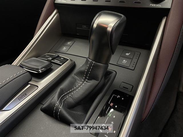 Lexus IS 2017-03 275437-23