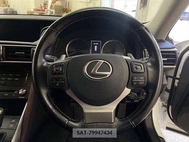 Lexus IS 2017-03 275437-22