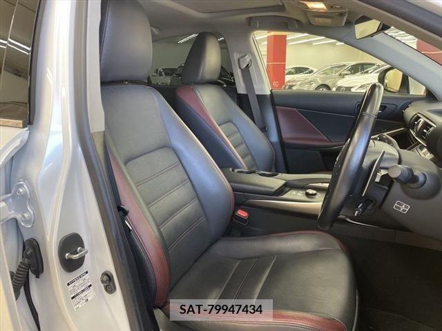 Lexus IS 2017-03 275437-17