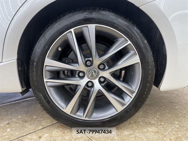 Lexus IS 2017-03 275437-14