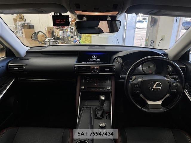 Lexus IS 2017-03 275437-16