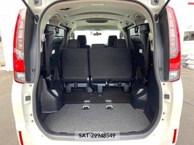 Toyota NOAH 2015-10 351767-11