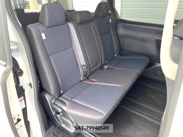 Toyota NOAH 2015-10 351767-9