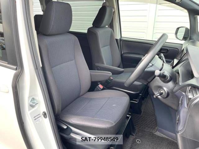 Toyota NOAH 2015-10 351767-8