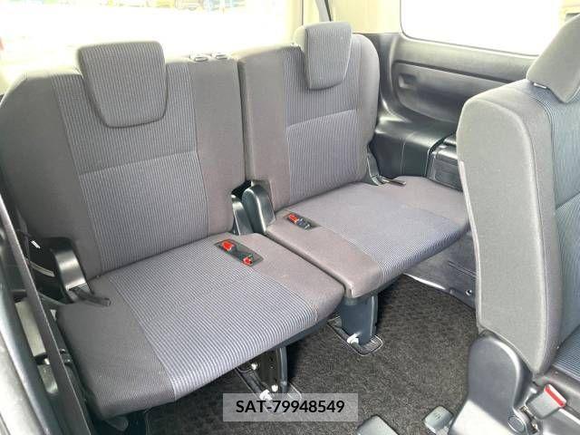 Toyota NOAH 2015-10 351767-10