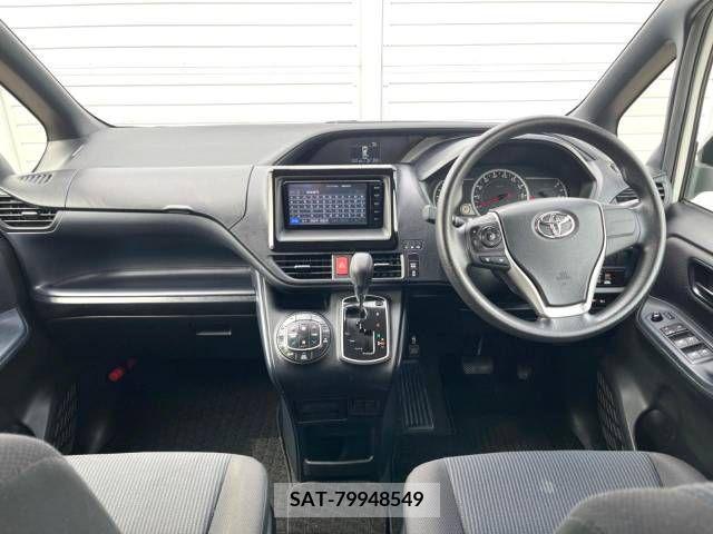 Toyota NOAH 2015-10 351767-1