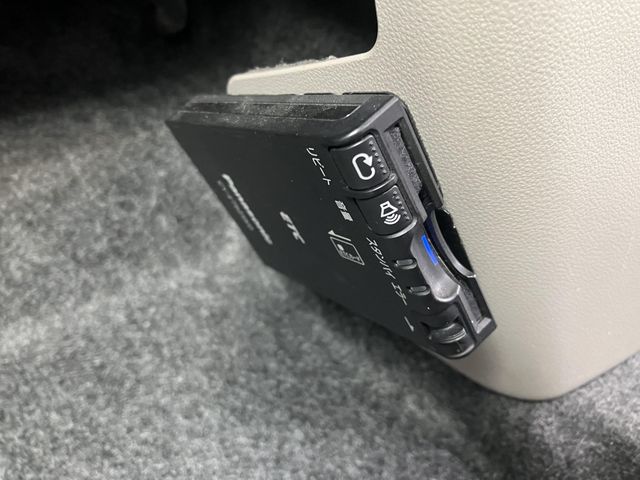 Daihatsu TANTO 2018-03 7877-13