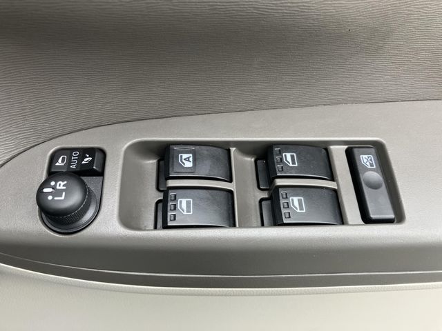 Daihatsu TANTO 2018-03 7877-15