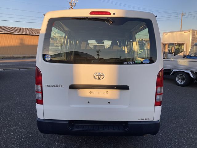 Toyota REGIUSACE VAN 2019-08 193670-4