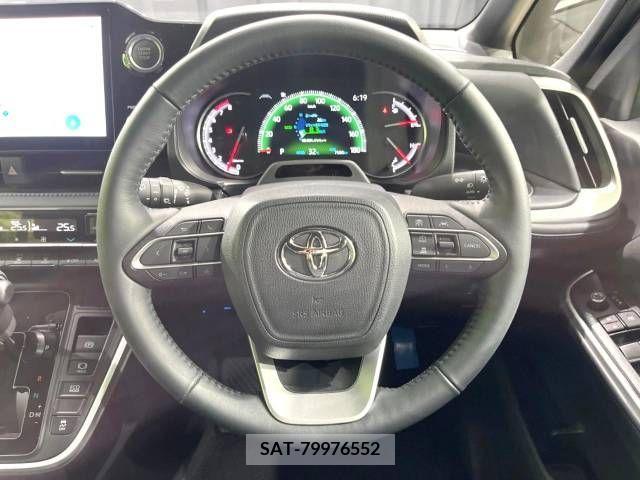 Toyota VOXY 2023-09 343983-11