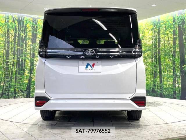 Toyota VOXY 2023-09 343983-15