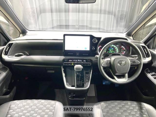 Toyota VOXY 2023-09 343983-1