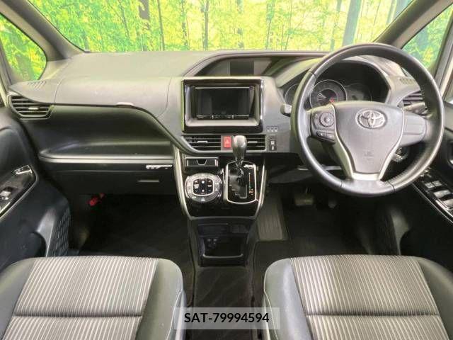 Toyota VOXY 2019-08 370401-1