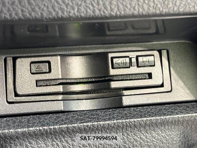 Toyota VOXY 2019-08 370401-7