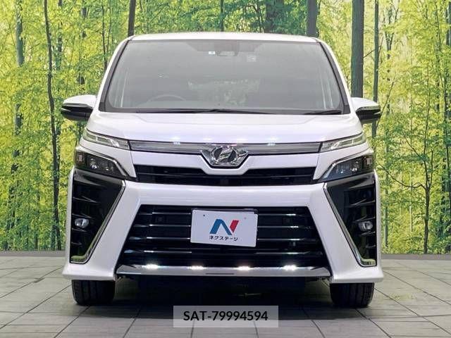 Toyota VOXY 2019-08 370401-15