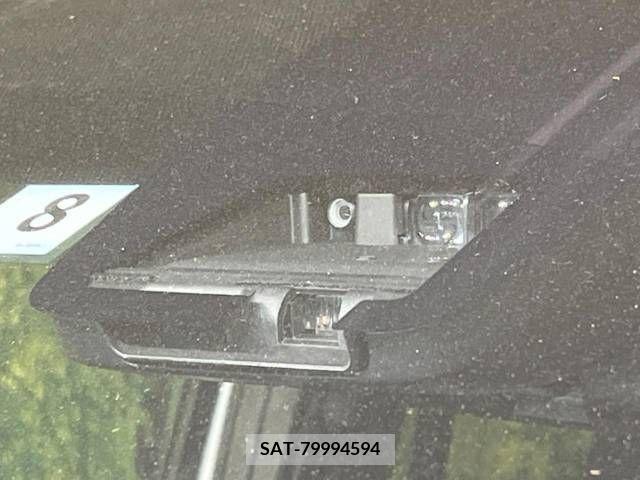 Toyota VOXY 2019-08 370401-6