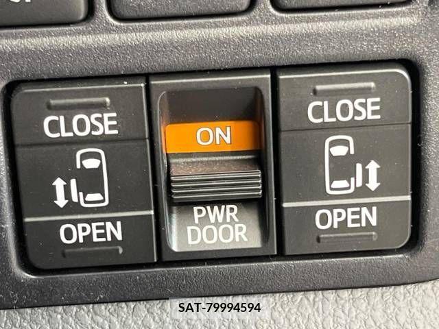 Toyota VOXY 2019-08 370401-4