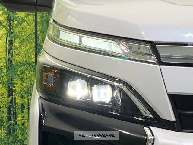 Toyota VOXY 2019-08 370401-13