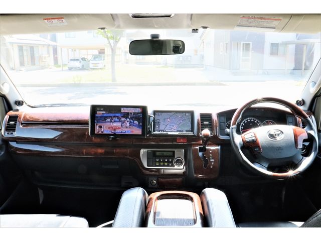 Toyota HIACE VAN 2014-09 13605-10