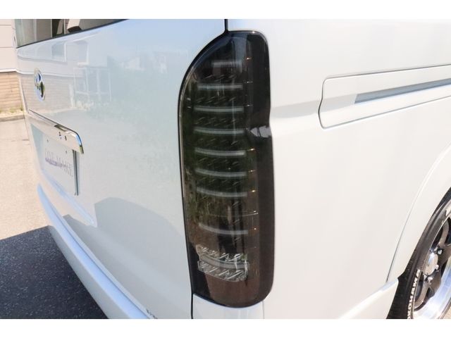 Toyota HIACE VAN 2014-09 13605-8