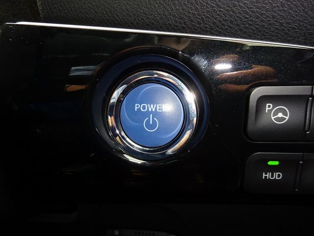 Toyota PRIUS 2017-01 9679-23