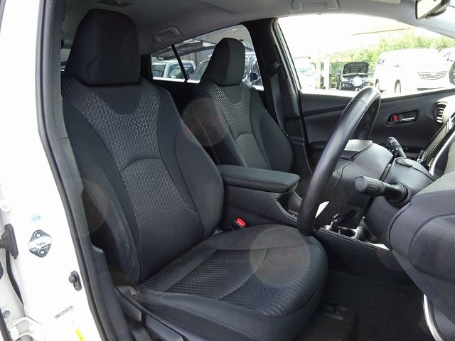 Toyota PRIUS 2017-01 9679-10