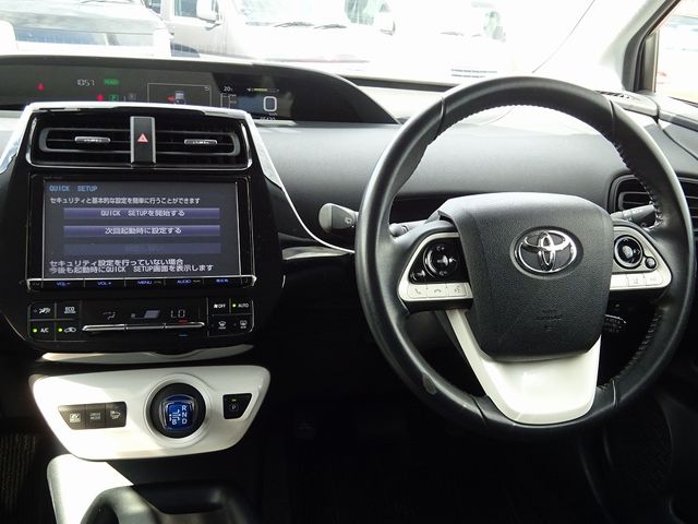 Toyota PRIUS 2017-01 9679-16