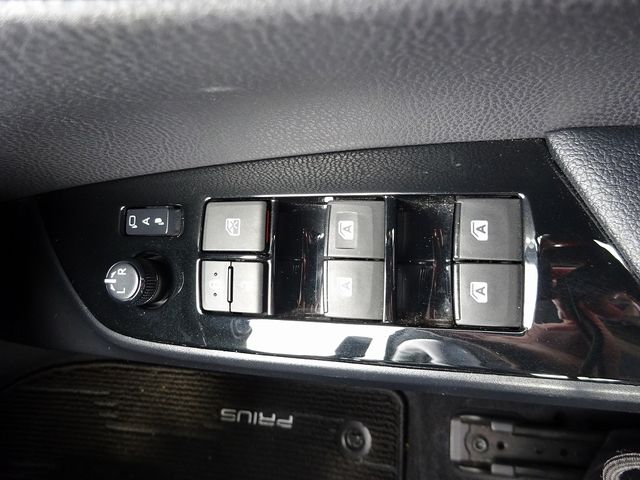 Toyota PRIUS 2017-01 9679-26