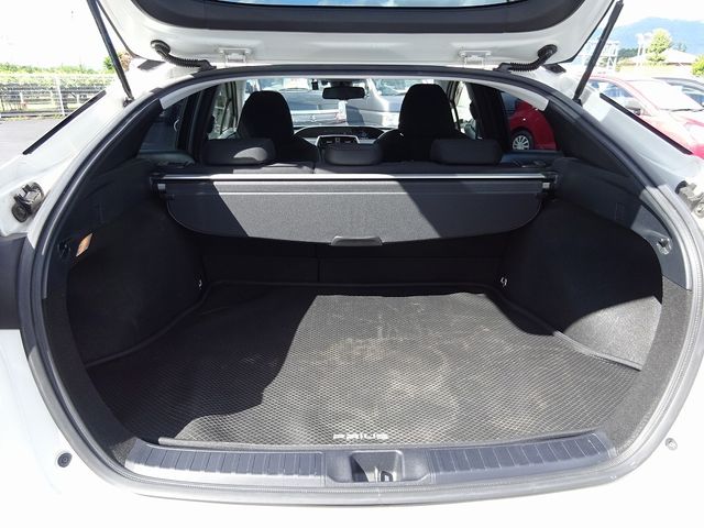 Toyota PRIUS 2017-01 9679-12