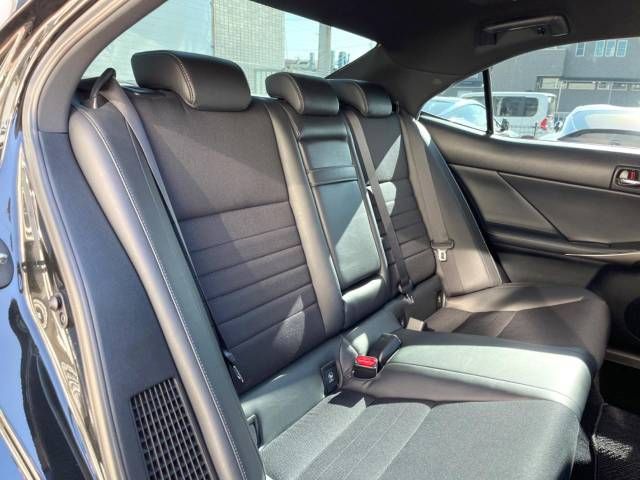 Lexus IS 2013-09 185307-9