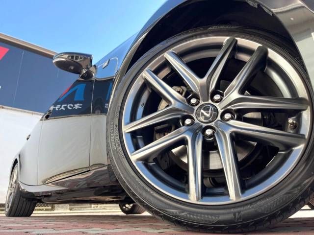 Lexus IS 2013-09 185307-13