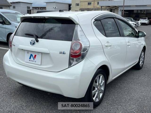 Toyota AQUA 2014-05 292121-17