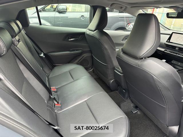 Toyota PRIUS 2023-01 380452-18