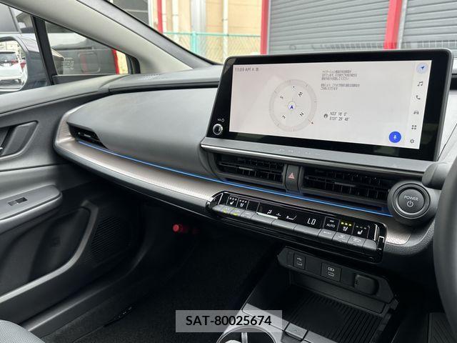 Toyota PRIUS 2023-01 380452-11
