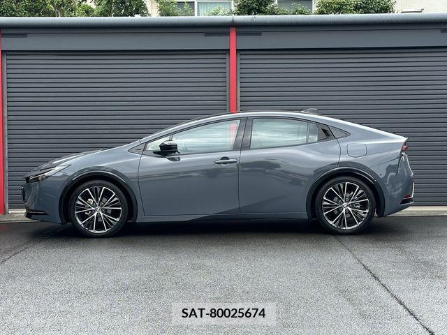 Toyota PRIUS 2023-01 380452-27