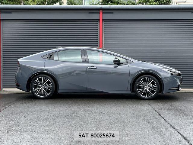 Toyota PRIUS 2023-01 380452-26