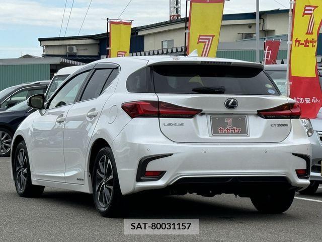 Lexus CT 2018-04 387675-7