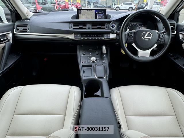 Lexus CT 2018-04 387675-1