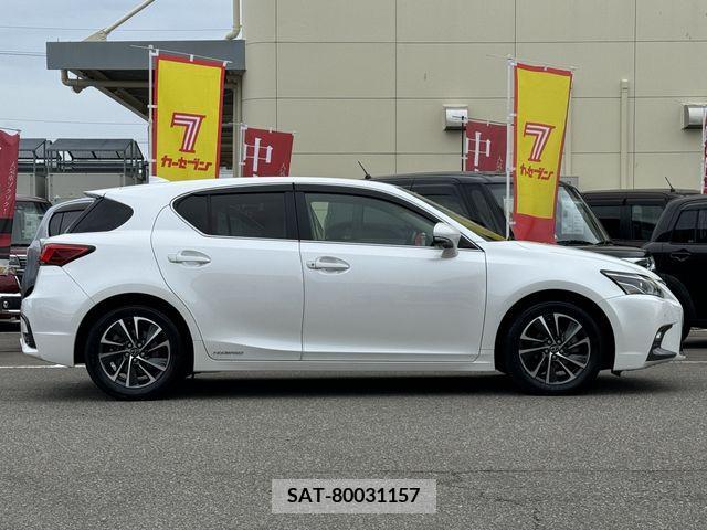 Lexus CT 2018-04 387675-4
