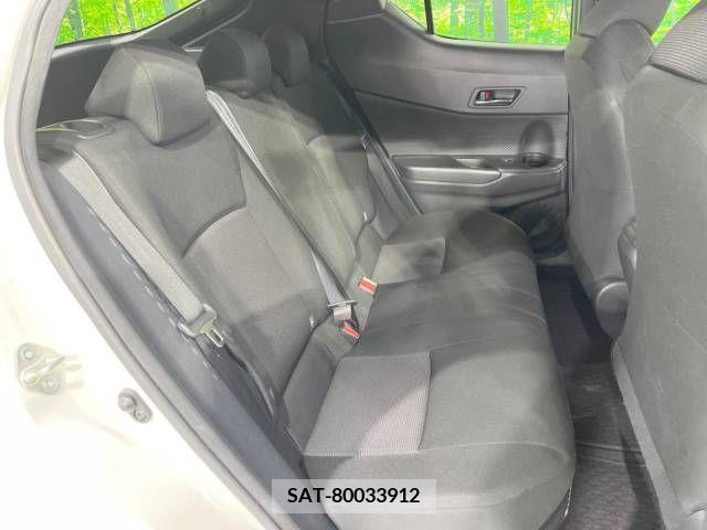 Toyota C-HR 2018-07 264228-9