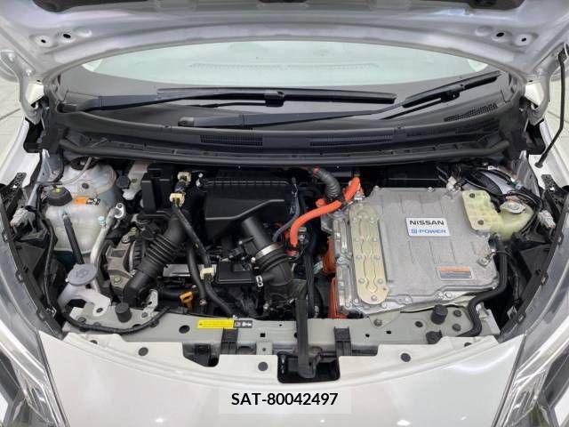 Nissan NOTE 2017-03 339097-18