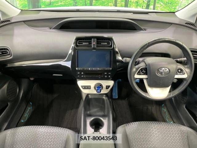 Toyota PRIUS 2017-11 366537-1