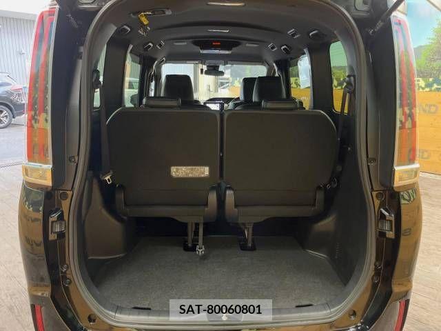 Toyota ESQUIRE 2020-05 377568-12