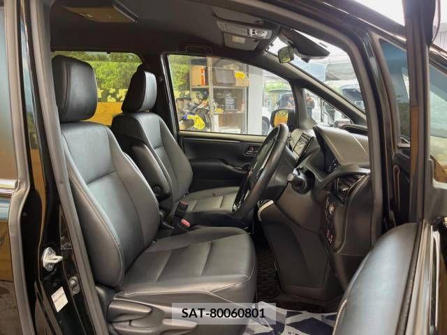 Toyota ESQUIRE 2020-05 377568-9