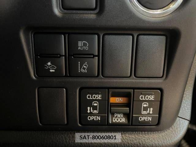 Toyota ESQUIRE 2020-05 377568-6