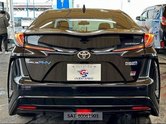 Toyota PRIUS PHV 2017-12 211821-18
