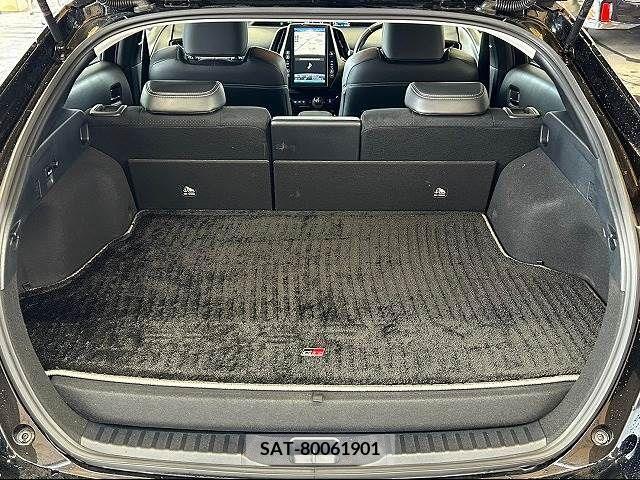 Toyota PRIUS PHV 2017-12 211821-19