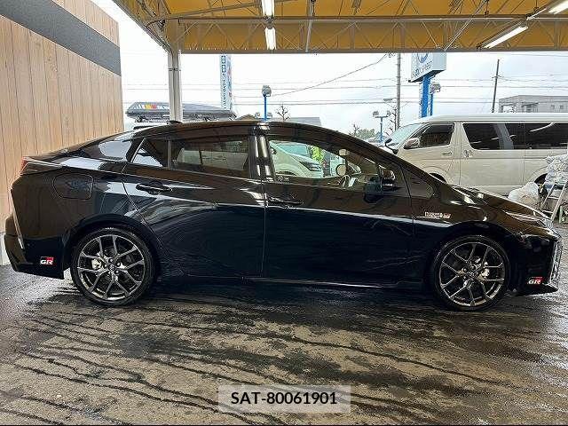 Toyota PRIUS PHV 2017-12 211821-17