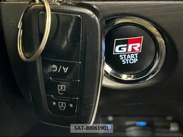 Toyota PRIUS PHV 2017-12 211821-14